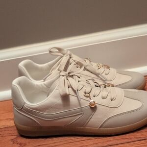 Women's Cream Sneakers